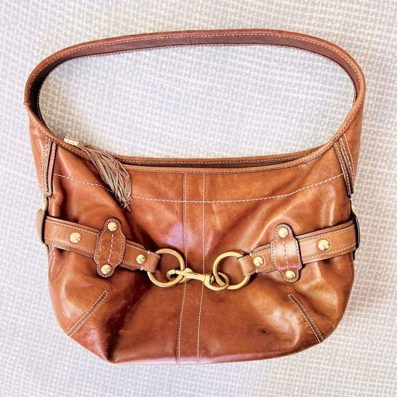 Coach Handbags - 🌟Vintage Coach Gold Link Bit Curved Brown Leather Shoulder Bag 🌟